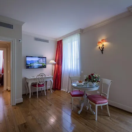 Отель Collina D'oro & Spa, Starhotels Collezione