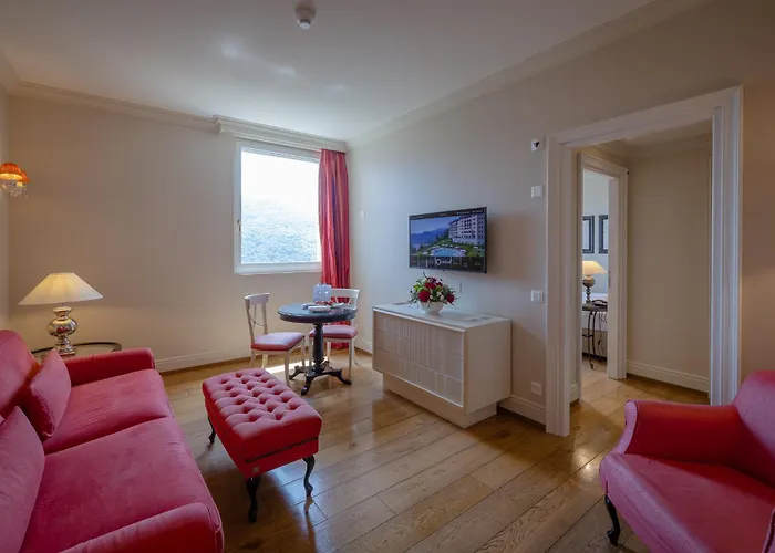 Szálloda Collina D'oro & Spa, Starhotels Collezione 5*